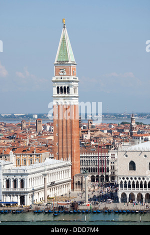 Am Dogenpalast, Venedig, der Markusplatz entfernt und ein Teil der Lagune.  Ein Venise, la Ort St. Marc, le Palais des Dogen. Stockfoto