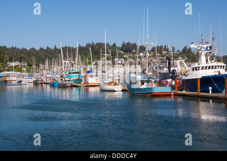 Boote in Newport, Oregon angedockt Stockfoto