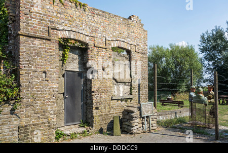 Alten Bahnhof der Ramskapelle, belgischen ersten Weltkrieg eine Pillbox, Beobachtungsposten und Maschinengewehr-Nest, West-Flandern, Belgien Stockfoto