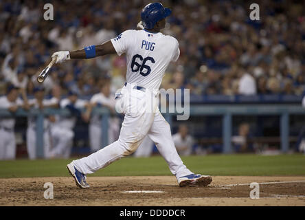 Los Angeles, CA, USA. 30. August 2013.  Yasiel Puig #66 der Los Angeles Dodgers während des Spiels gegen die San Diego Padres im Dodger Stadium in Los Angeles, Kalifornien am 30. August 2013... ARMANDO ARORIZO Credit: ZUMA Press, Inc./Alamy Live-Nachrichten Stockfoto