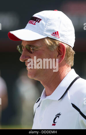 Cincinnati, Ohio, USA. 31. August 2013. während der NCAA Football-Spiel zwischen der Purdue Boilermakers und die Cincinnati Bearcats Nippert Stadium. Bildnachweis: Csm/Alamy Live-Nachrichten Stockfoto