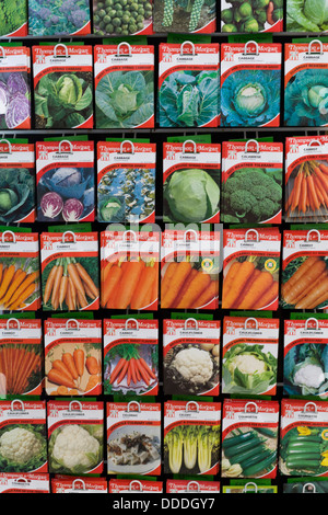 Pakete von Thompson und Morgan Vegetable Seeds zu verkaufen Stockfoto