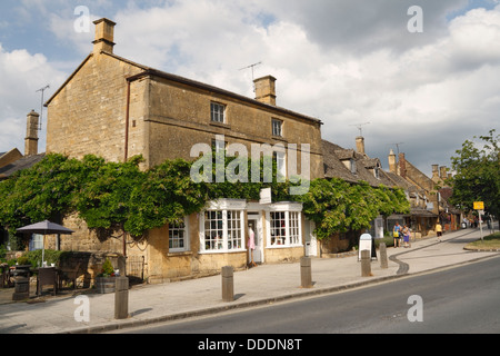 Broadway Village Shop in den Cotswolds, Worcestershire England Stockfoto