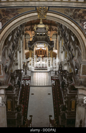 Innenraum der St. Pauls Kathedrale von hoch oben in der Kuppel, London, England 690626 024 Stockfoto