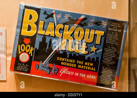 Vintage Blackout Kit, ca. 1942 - USA Stockfoto