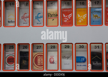 Zigarettenautomat auf den Straßen von Wien Stockfoto