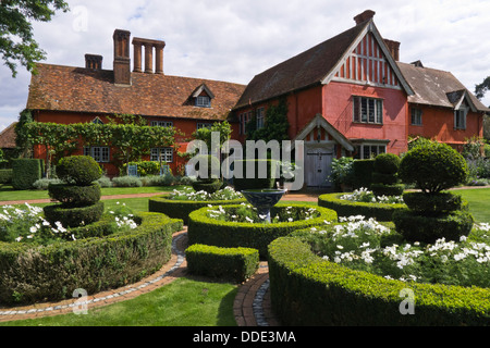 Gärten an Wyken Hall, elisabethanische Herrenhaus in Suffolk, England. Stockfoto