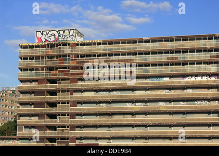 Das Heygate Anwesen im Elephant and Castle Wohnungen leer bereit für den Abriss. London, England UK. Stockfoto