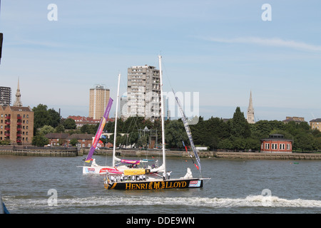 Start des Haarschneiders 2013 rund um die Welt Rennen, Themse, London Stockfoto