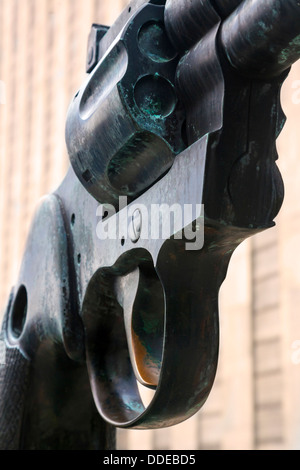Detail-Aufnahme von The verknotet Gun Skulptur von Carl Fredrick Reutersward, UN Gebäude, Manhattan, NYC, USA. Stockfoto