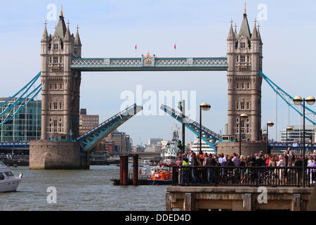 London, UK. 01. September 2013. London ist Gastgeber von Beginn und Ende der Ausgabe 2013 / 14 die Clipper Runde the World Yacht Race, das Kapital zu 1. September 2013 verlassen und nicht wieder bis Juli 2014 nach 40.000 Meilen Besuch 14 Häfen auf allen Kontinenten der Welt längste Ocean race racing.  Das Ereignis sehen das Debüt der dritten Generation Clipper 70 Hochseeregatten Yacht, die früher in diesem Jahr am St. Katharine Docks ins Leben gerufen wurde. Bildnachweis: Ashok Saxena/Alamy Live-Nachrichten Stockfoto