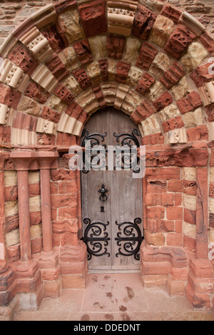 Tür oder Portal in St. Magnus Kathedrale, Kirkwall, Orkney, Schottland, Großbritannien Stockfoto