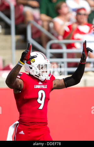 Louisville, Kentucky, USA. 1. September 2013.  Louisville Cardinals Wide Receiver DeVante Parker #9 feiert seinen Touchdown Fang während der NCAA Football-Spiel zwischen den Ohio Bobcats und die Louisville Cardinals im Papa John Cardinal Stadium. Louisville schlagen Ohio 49-7. © Cal Sport Media/Alamy Live-Nachrichten Stockfoto