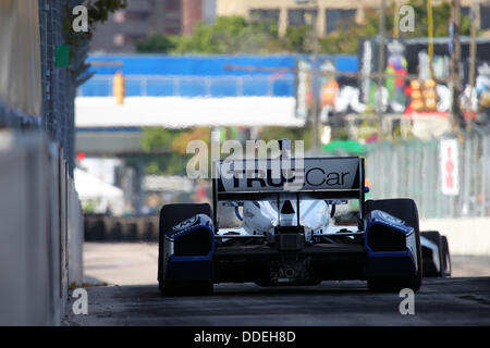 Baltimore, Maryland, USA. 1. September 2013. IndyCar, Grand Prix von Baltimore, Baltimore, MD, 30 August – 1. September 2013, SEBASTIAN SAAVEDRA, Dragon Racing © Ron Bijlsma/ZUMAPRESS.com/Alamy Live-Nachrichten Stockfoto