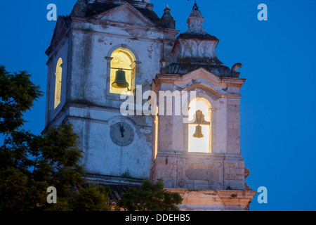 Igreja de Santo Antonio Church of St. Anthony Glockentürmen nachts Lagos Algarve Portugal Stockfoto