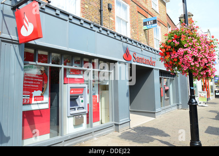 Santander Bank, High Street, Staines-upon-Thames, Surrey, England, Vereinigtes Königreich Stockfoto