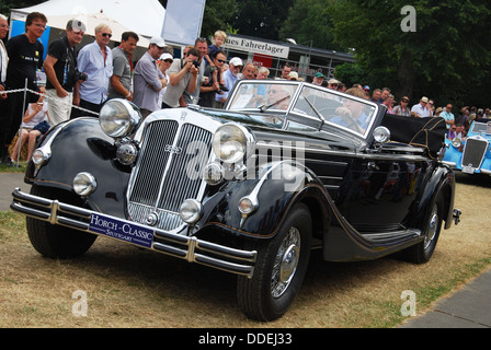 Ende der dreißiger Jahre Horch 853 Cabrio bei Classic Days 2013 Schloss Dyck in der Nähe von Düsseldorf, Nord Rhein Westfalen, Deutschland, Europa Stockfoto