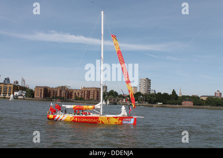 Start des Haarschneiders 2013 rund um die Welt Rennen, Thames, London 2013 Stockfoto