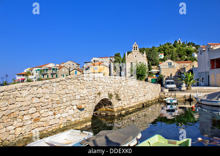 Stadt von Tribunj Alter Hafen, Dalmatien, Kroatien Stockfoto