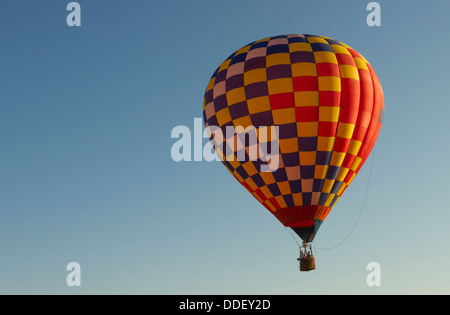 Heißluft-Ballon über far West Texas. Stockfoto