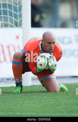 Verona, Italien. 31. August 2013. Pepe Reina (Napoli) Football / Soccer: italienische "Serie A" match zwischen Chievo Verona 2-4 Napoli im Stadio Marc'Antonio Bentegodi in Verona, Italien. © Maurizio Borsari/AFLO/Alamy Live-Nachrichten Stockfoto