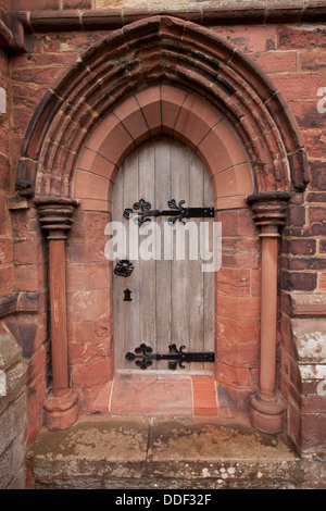 Tür oder Portal in St. Magnus Kathedrale, Kirkwall, Orkney, Schottland, Großbritannien Stockfoto