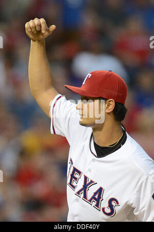 Yu Darvish (Rangers), 30. August 2013 - MLB: Yu Darvish der Texas Rangers Stellplätze während der Major League Baseball Spiel gegen die Minnesota Twins bei Rangers Ballpark in Arlington in Arlington, Texas, Vereinigte Staaten von Amerika. (Foto: AFLO) Stockfoto