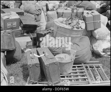 Salinas, Kalifornien. Gepäck, evakuierten japanischer Abstammung angehören brachte die Pa... 536170 Stockfoto