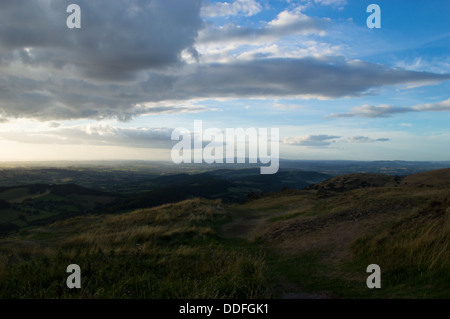 Blick von der Malverns über South West England auf der Suche nach Wales und der Brecon Beacons Stockfoto