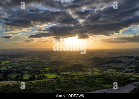 Blick von der Malverns über South West England auf der Suche nach Wales und der Brecon Beacons Stockfoto