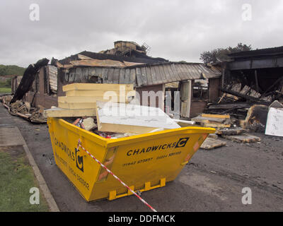 Leyland, Lancashire, UK, 2. September 2013. Nachwirkungen des verheerenden Brand bei Leyland St. Mary's Catholic Technik College. © Sue Burton/Alamy News Stockfoto