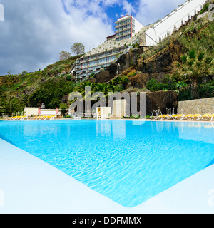 Pool und Hotel, Funchal, Madeira Stockfoto