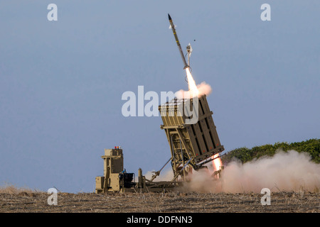 Mit der Zunahme der Spannungen in Syrien hat Israel Iron Dome Einheiten um Nordisrael aus syrischen Raketen schützen umgeschichtet. Stockfoto