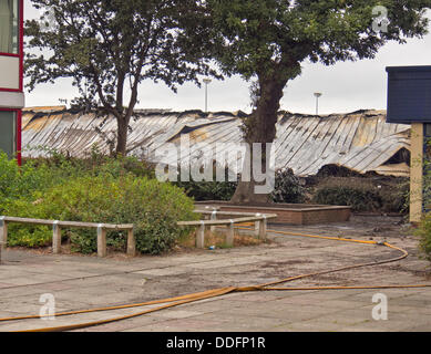 Leyland, Lancashire, UK, 2. September 2013. Nachwirkungen des verheerenden Brand bei Leyland St. Mary's Catholic Technik College. © Sue Burton/Alamy News Stockfoto