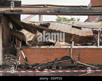 Leyland, Lancashire, UK, 2. September 2013. Nachwirkungen des verheerenden Brand bei Leyland St. Mary's Catholic Technik College. © Sue Burton/Alamy News Stockfoto