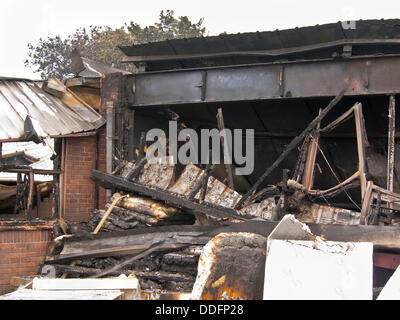 Leyland, Lancashire, UK, 2. September 2013. Nachwirkungen des verheerenden Brand bei Leyland St. Mary's Catholic Technik College. © Sue Burton/Alamy News Stockfoto