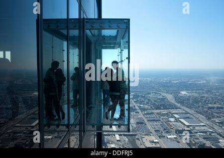 OBSERVATION DECK FENSTER JOHN HANCOCK CENTER TOWER (© BRUCE GRAHAM / SOM 1969) DOWNTOWN CHICAGO ILLINOIS USA Stockfoto