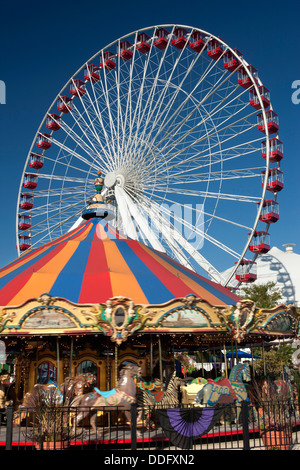 KARUSSELL RIESENRAD NAVY PIER CHICAGO ILLINOIS USA Stockfoto