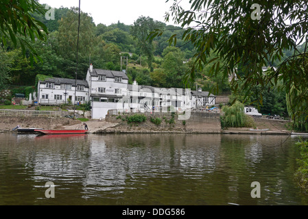 Fähre Ferry Boat Inn und Hand, River Wye Symonds Yat West, River Wye, Forest of Dean, Herefordshire, England, UK Stockfoto