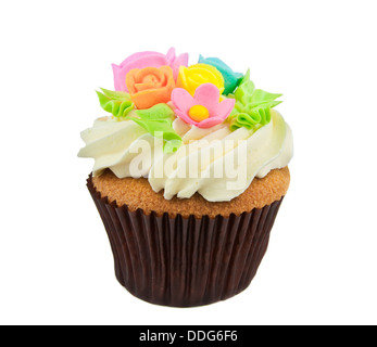 Eine Tasse Kuchen isoliert auf weißem Hintergrund Stockfoto