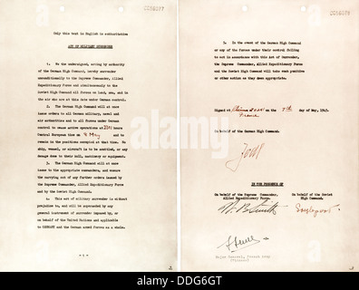 Deutsche INSTRUMENT der Kapitulation Dokument unterzeichnet in Reims am 7. Mai 1945 Stockfoto