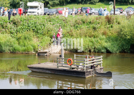 Hampton Loade Fuß Passagierfähre über den Fluss Severn Stockfoto