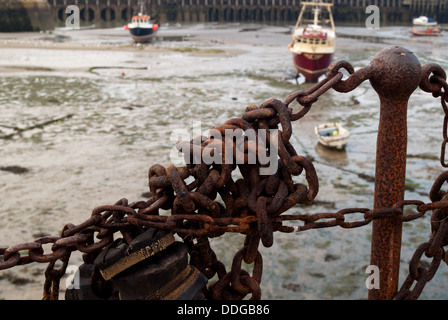 Chain Link Fence Folkestone Harbour Kent England Stockfoto