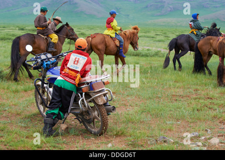 Mongolei, Ovorkhangai Provinz, Burd, das Naadam-fest, Pferde Rennen Stockfoto