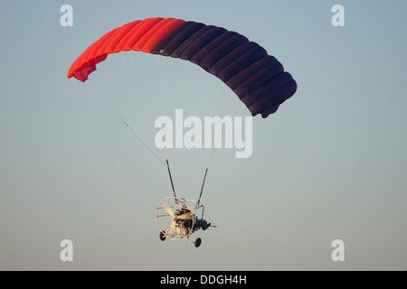 Paramotor über West-Texas. Stockfoto