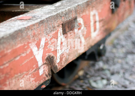 Alten Eisenbahnwagen im Schiefer Nationalmuseum in Llanberis Nord Wales uk Stockfoto