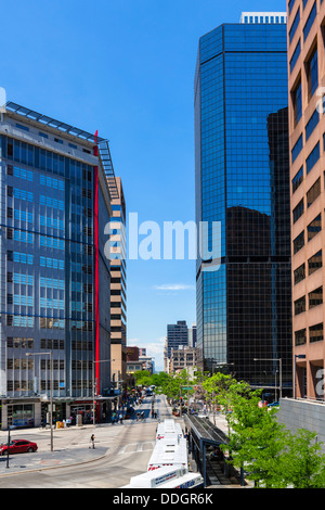 Zeigen Sie nach unten 16th Street Mall von Vereinten Nationen Parkfläche in der Innenstadt von Denver, Colorado, USA an Stockfoto