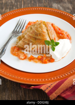 Kohlrouladen mit Sahne Stockfoto