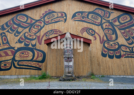 Fassade des Hauses so Big, mit einladenden Figur und totemistischen vierstellig Stockfoto