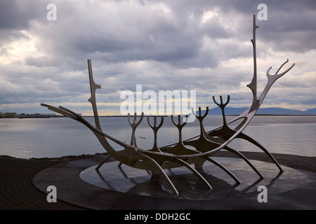 Solfar, Sun Voyager (Sun Handwerk Skulptur) durch Jon Gunnar Arnason, Reykjavik, Island Stockfoto